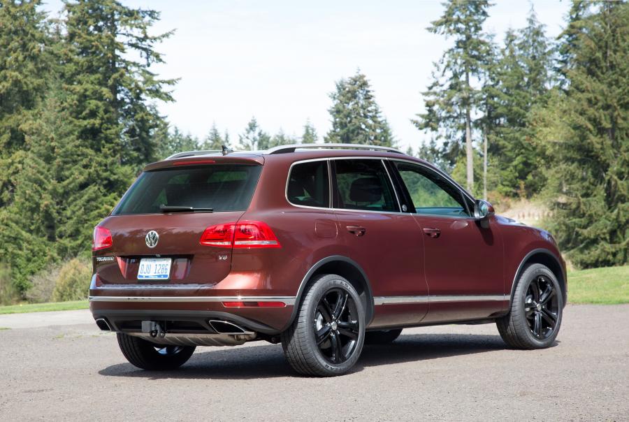  Volkswagen Touareg V6 FSI Wolfsburg Edition 2016 года  (NA) (фото 5 из 11)